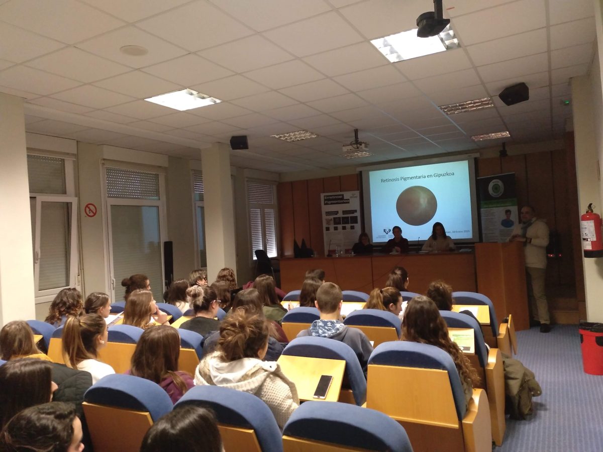 Seminario sobre Retinosis Pigmentaria, Baja Visión y el distintivo “Tengo Baja Visión” en la Facultad de Medicina y Enfermería de Donostia.
